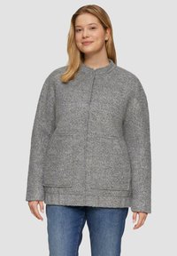 Grau melierte Wollmischung Jacke mit Rundhalsausschnitt, zwei vorderen Taschen und einer leicht übergroßen Passform. Strukturstoff und gerader Saum.