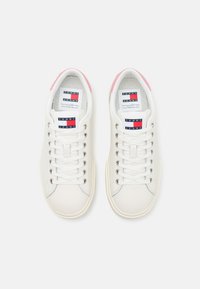 Tommy Jeans FOXING FLATFORM - Zapatillas - ivory