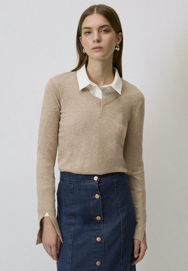 SOFT TEXTURED - Strickpullover - mink