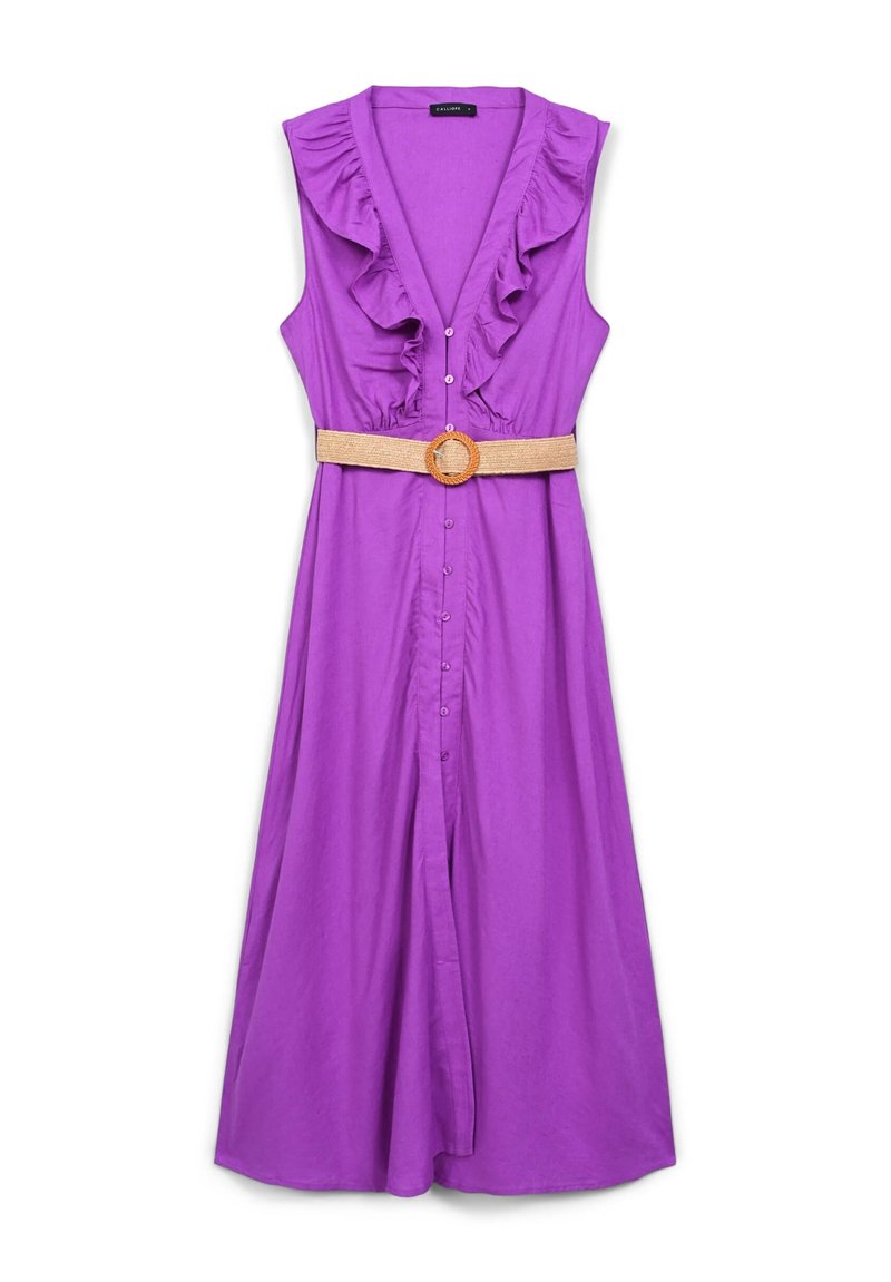 Lila, ärmelloses Kleid mit einer Rüschenausschnitt, Knopfverschluss vorne und einem gewebten beigen Gürtel mit einer runden Schnalle in der Taille.