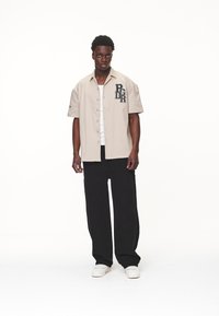 Pegador HERON SHORT SLEEVE - Skjorter - desert sand