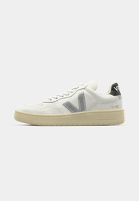 Unselected, white/silver/black