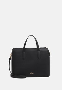Borsa in pelle nera con texture liscia, doppi manici superiori, tracolla removibile e un accento in logo dorato sulla parte anteriore.