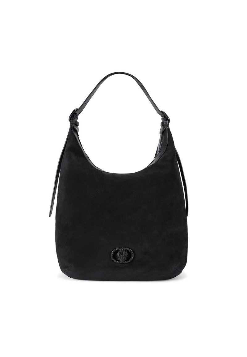 Borsa hobo nera in suede con forma curvata, texture morbida e una sola tracolla. Presenta un emblema decorativo nero alla base.