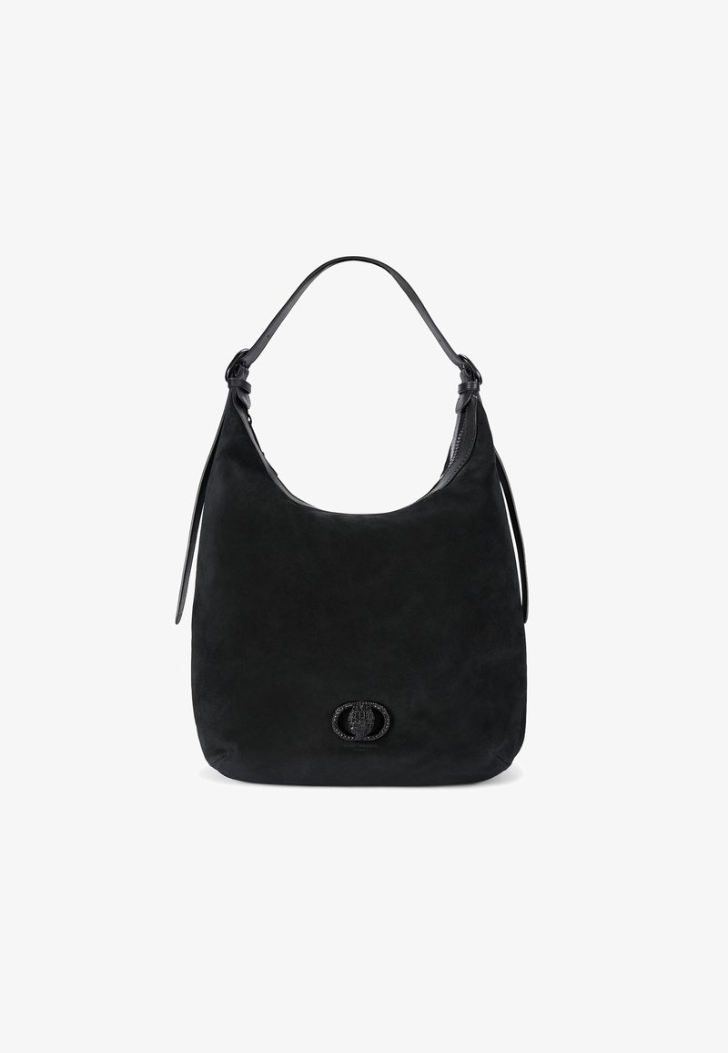 Borsa hobo nera in suede con forma curvata, texture morbida e una sola tracolla. Presenta un emblema decorativo nero alla base.