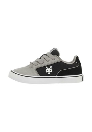 PYRAMID - Skatesko - grey