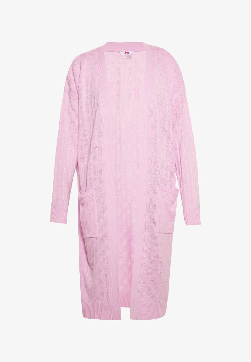 Svetlo rožnata pletena jopica z dolgimi rokavi, odprtim sprednjim delom, teksturiranim vzorcem in dvema sprednjima žepoma. Rebrasti manšeti in rob.