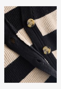 Ikke valgt, black & white stripe