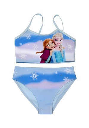 Zweiteiliger hellblauer Badeanzug mit Schneeflockenmuster und Figuren aus einem beliebten animierten Winterfilm auf dem Oberteil.