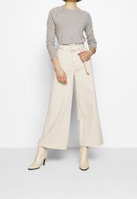 pure cashmere Stickad tröja - light grey