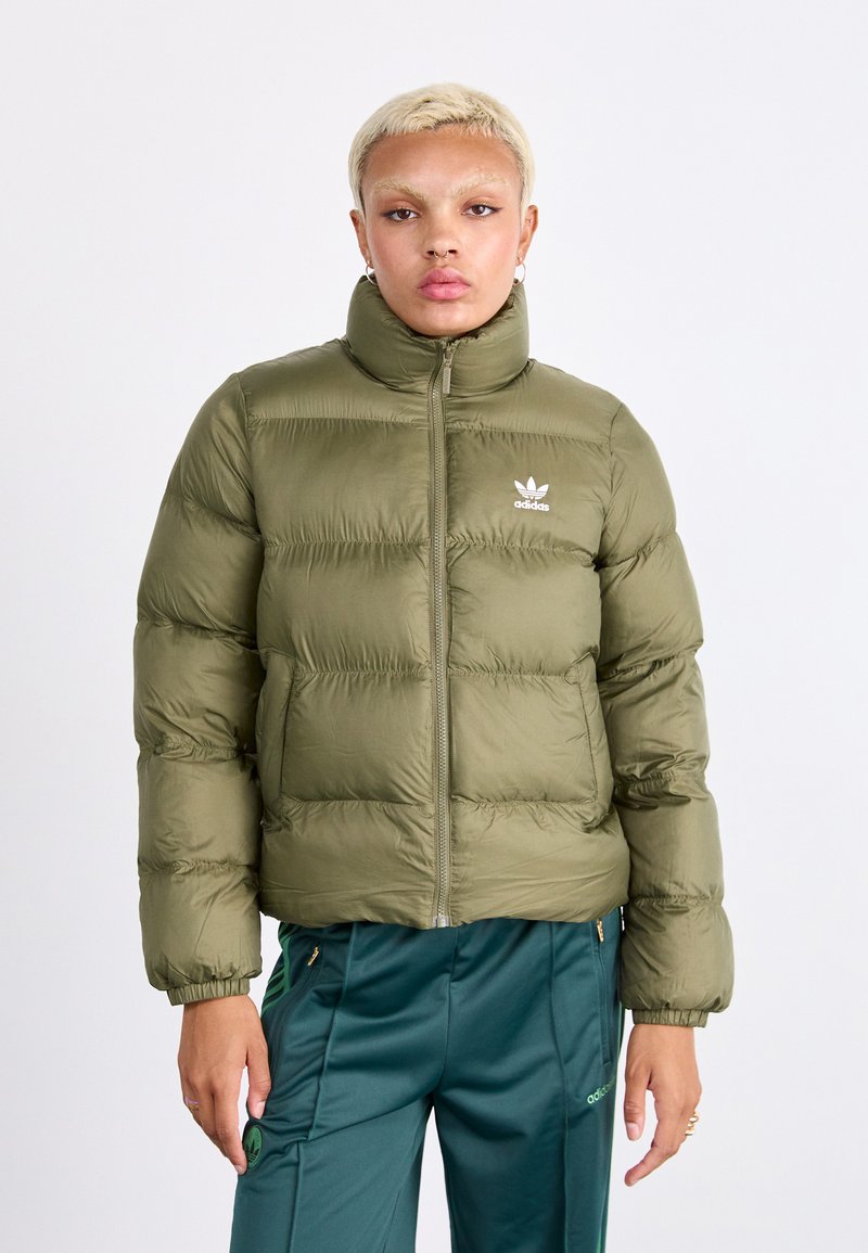 adidas Originals PUFFER - Žieminė striukė - olive strata