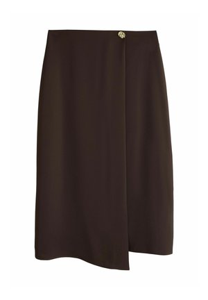 Tmavohnedá midi sukňa v štýle zavinovania s asymetrickým lemom a jedným dekoratívnym zlatým gombíkom na zapínanie v páse.