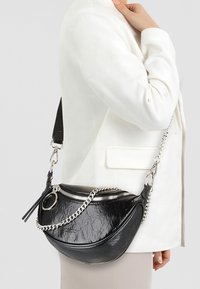 Seidenfelt SCHULTER - Handtas - glossy black