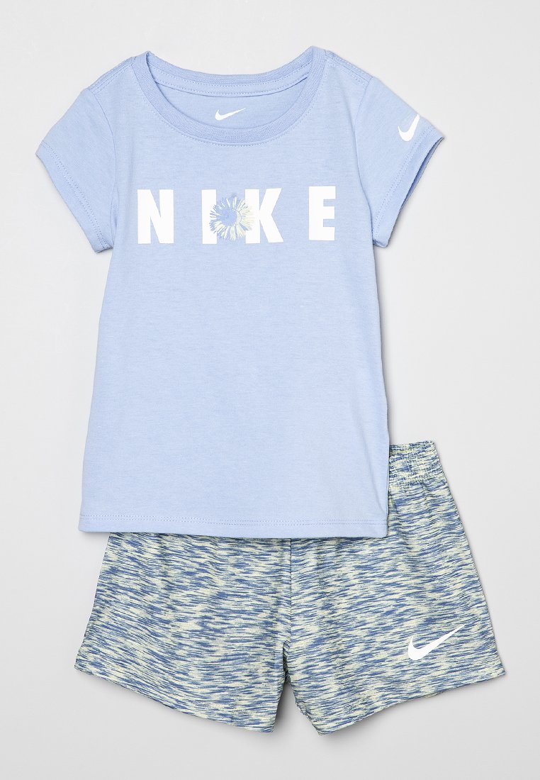 Nike Sportswear T-shirt print lichtblauw Nike Sportswear T-shirt print lichtblauw