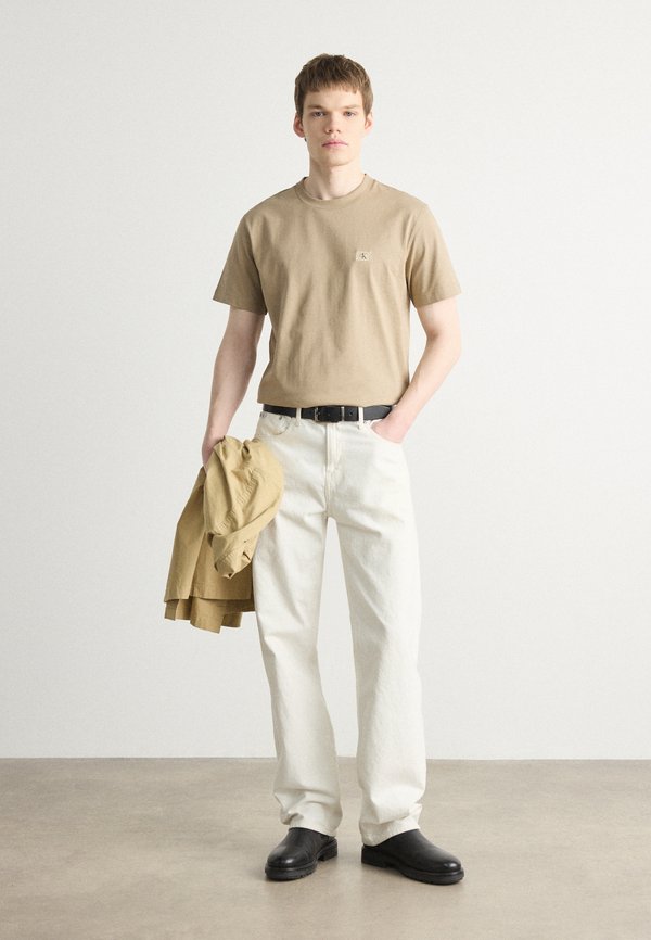 WOVEN LABEL REGULAR TEE - Basic T-shirt - tree house3