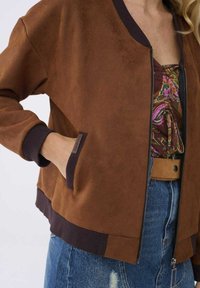 blue shadow Bomberjacka - brown