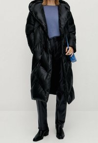 Massimo Dutti Piumino lungo - black