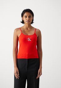 Calvin Klein Jeans MONOLOGO STRAPPY TANK  - Topp - fiery red