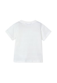 T-shirt bianco in cotone con maniche corte, caratterizzato da linee orizzontali testurizzate e un collo tondo. Tessuto liscio con dettagli di design sottili.