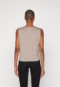 Yogasearcher TWISTED - Top - cacao