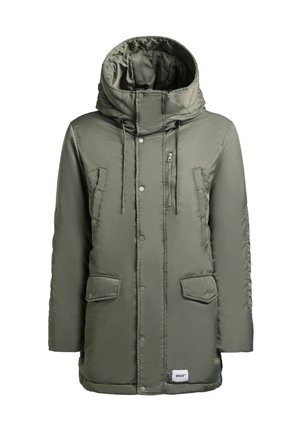 Olivno zelena z insulated parka s kapuco, ki ima zadrgo, zatične gumbe, dva sprednja žepa in žep na prsih. Gladek, sijoč material.