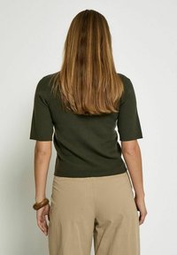 PEPPERCORN Cardigan - grape leaf