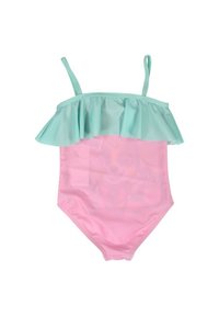 Un maillot de bain une pièce avec un haut à volants vert menthe et un bas rose présentant un imprimé discret de personnages. Bretelles ajustables pour un bon ajustement.