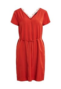 Robe rouge à manches courtes, décolleté en V orné de dentelle, taille ceinturée, tissu doux, longueur au genou avec une coupe décontractée.