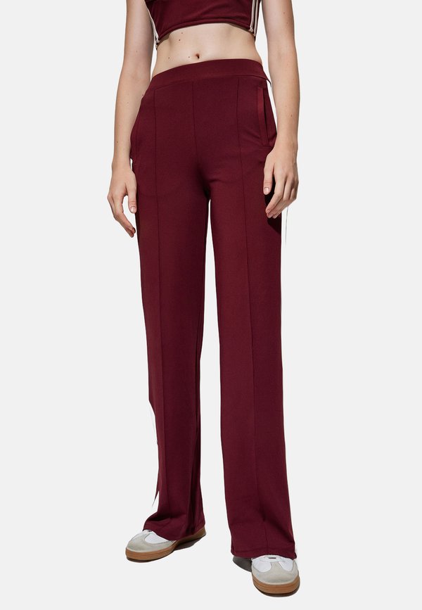 STRIPED   - Jogginghose - bordeaux