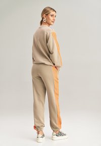 Figl - Dres