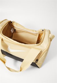 Nike Performance XS DUFFLE 25L UNISEX - Sportska torba - sesame/black/pale ivory
