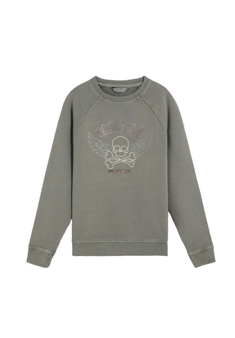 Sudadera gris con un gráfico de calavera y huesos cruzados con alas y la palabra "Scalpers" encima del diseño en el centro frontal.