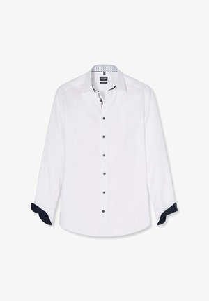 Hemd für Herren mit langen Ärmeln in Weiß, mit schwarzen Knöpfen, gemustertem Innenkragen und schwarzen Innenmanschetten, flach auf einem weißen Hintergrund präsentiert.