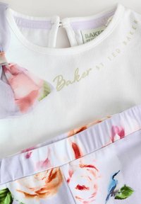 Baker by Ted Baker REGULAR FIT - SLEEVE BOW DETAIL 2 PIECE SET - Legingi — bikses - lilac/purple
