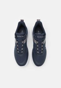 Calvin Klein Jeans RUNNER LACE  - Tossud - navy/black/white