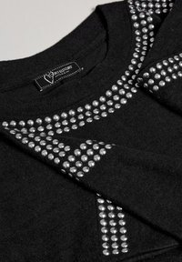 Yours Clothing STUD NECKLINE EMBELLISHED - Pullover - black