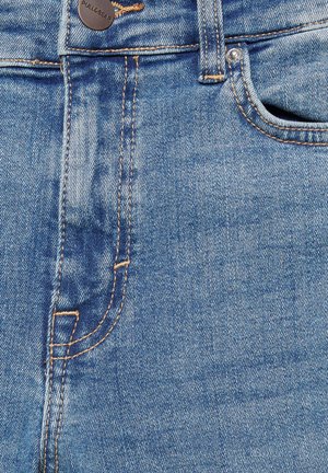 PULL&BEAR, MID-WAIST SKINNY FLARED - JEANS - Flared Jeans - blue denim