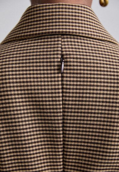 A.W.A.K.E. MODE FITTED WITH BASQUE DETAIL - Blúzka - brown