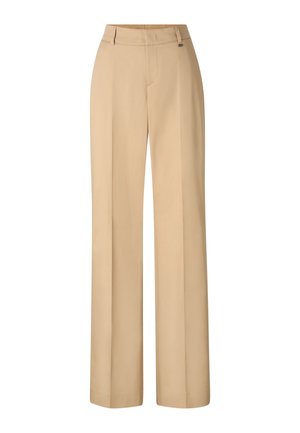 Beżowe, szerokie spodnie z wysokim stanem, z fałdą z przodu, szlufkami na pasek i ukrytym zapięciem z przodu, prezentowane na białym tle.
