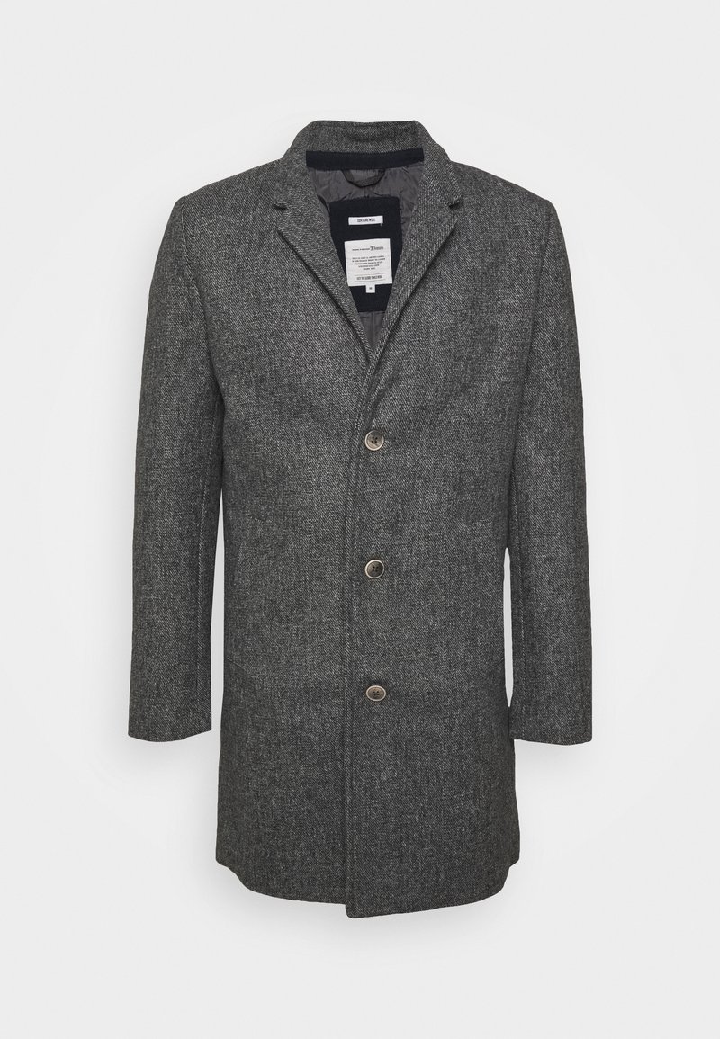 Abrigo de lana gris oscuro para hombre de longitud media con patrón espiga, tres botones, cuello con solapa de muesca y mangas largas, sobre fondo liso.