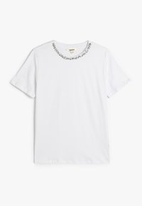 Hvid bomulds T-shirt med rund halsudskæring prydet med klare dekorative sten. Korte ærmer med en afslappet pasform og lige kant.