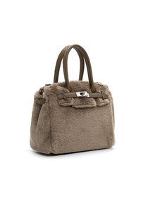 Beige faux fur håndtaske med to solide håndtag, sølvhardware og en lukning med topklips. Firkantet form med struktureret overflade.