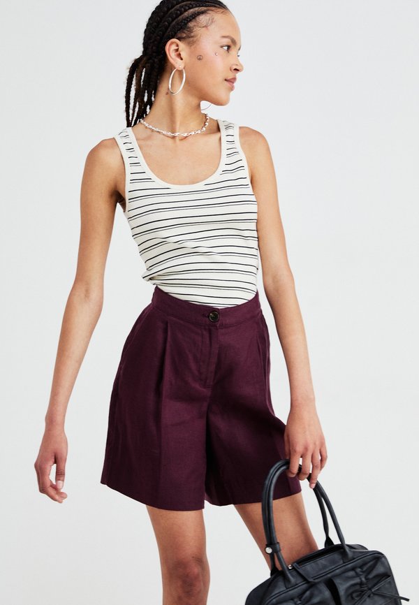 NAIRA CLARITTA  - Shorts - fudge3