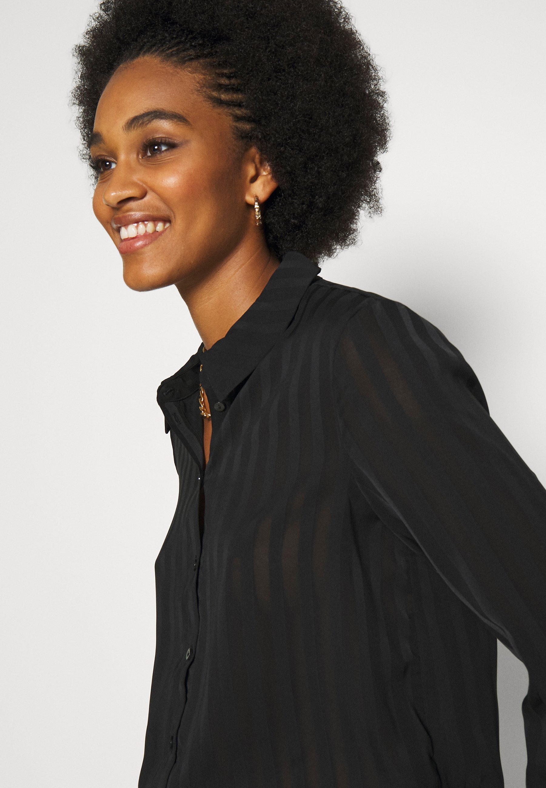 Vila VIKAMOLIA SHIRT Skjorte black Zalando.no Vila VIKAMOLIA SHIRT Skjorte cloud dancer Zalando.no