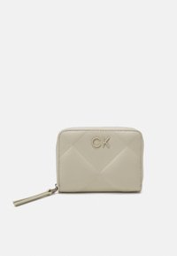 Calvin Klein - QUILT MEDIUM ZIP AROUND WALLET - Wallet - stoney beige Thumbnail Image 1