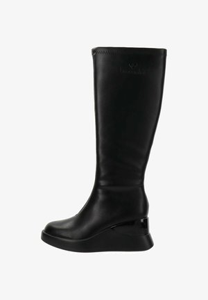 Knee-high zwarte leren wedge laars met een gladde textuur, ronde neus en glanzende zwarte accenten op de wedge hak. Logo in het leer gedrukt aan de zijkant.