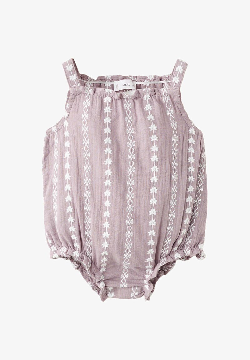 Combi-short bébé lilas avec broderie florale verticale blanche, bretelles sans manches et ouvertures élastiques aux jambes.