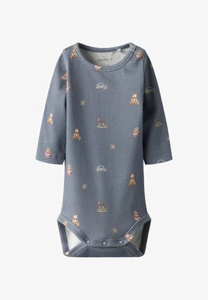 Langsleeve baby bodysuit in zachtblauwe ribstof, met geprinte speelgoedjes en patronen, voorzien van drukknoopsluitingen aan de onderkant voor gemakkelijk aankleden.