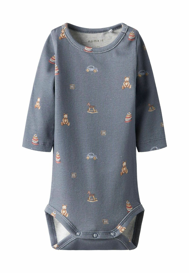 Langsleeve baby bodysuit in zachtblauwe ribstof, met geprinte speelgoedjes en patronen, voorzien van drukknoopsluitingen aan de onderkant voor gemakkelijk aankleden.