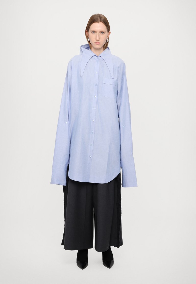 AVAVAV Vestido camiseiro - blue